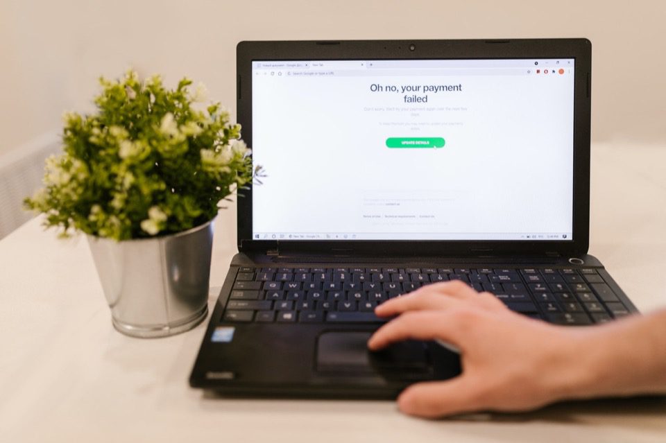 ecommerce payment failure on laptop